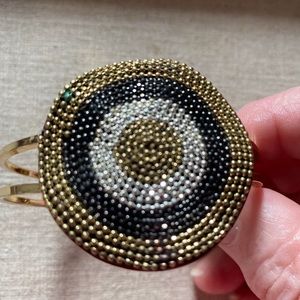 Bracelet hinged goldtone with crystals